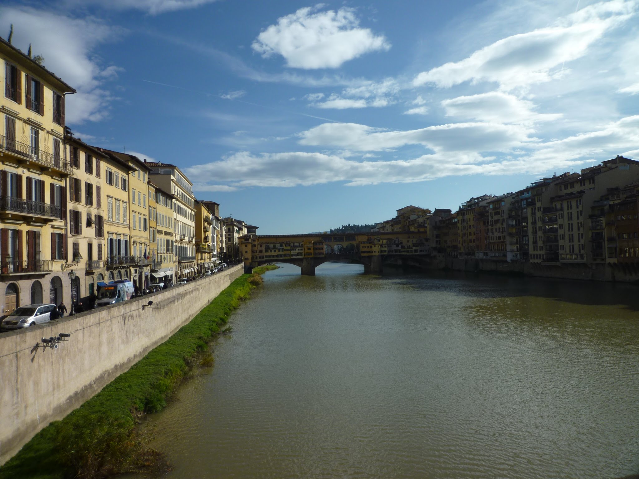 ponte vecchio e arno firenze